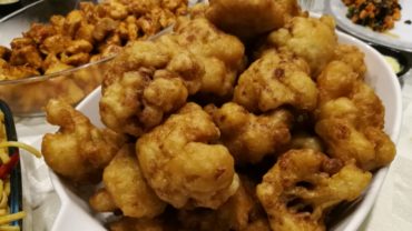 כרוביות בטמפורת בירה פריכה לצד מטבל איולי משגע