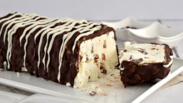 עוגת גלידה "מגנום" שלושה שוקולדים