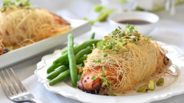 רצועות סלמון במעטפת קדאיף ופיסטוקים