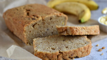 עוגת בננות מעלפת שמכינים בקערה אחת